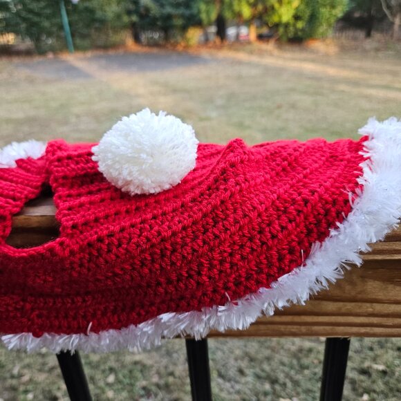 Santa Horse Hat, Bonnet. Red with White fluffy brim Average Horse Size. - Picture 4 of 4